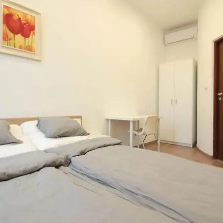 Elegant Downtown At Kiraly 39 Boedapest