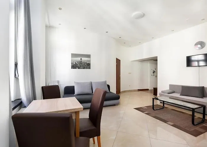 Elegant Downtown At Kiraly 39