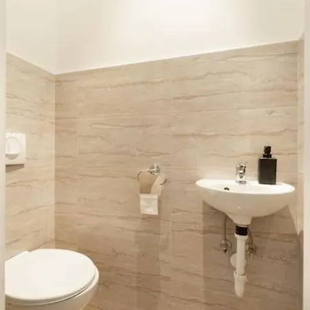 Lägenhet Elegant Downtown At Kiraly 39 Budapest