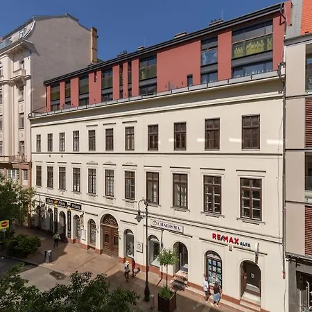Апартаменты Elegant Downtown At Kiraly 39